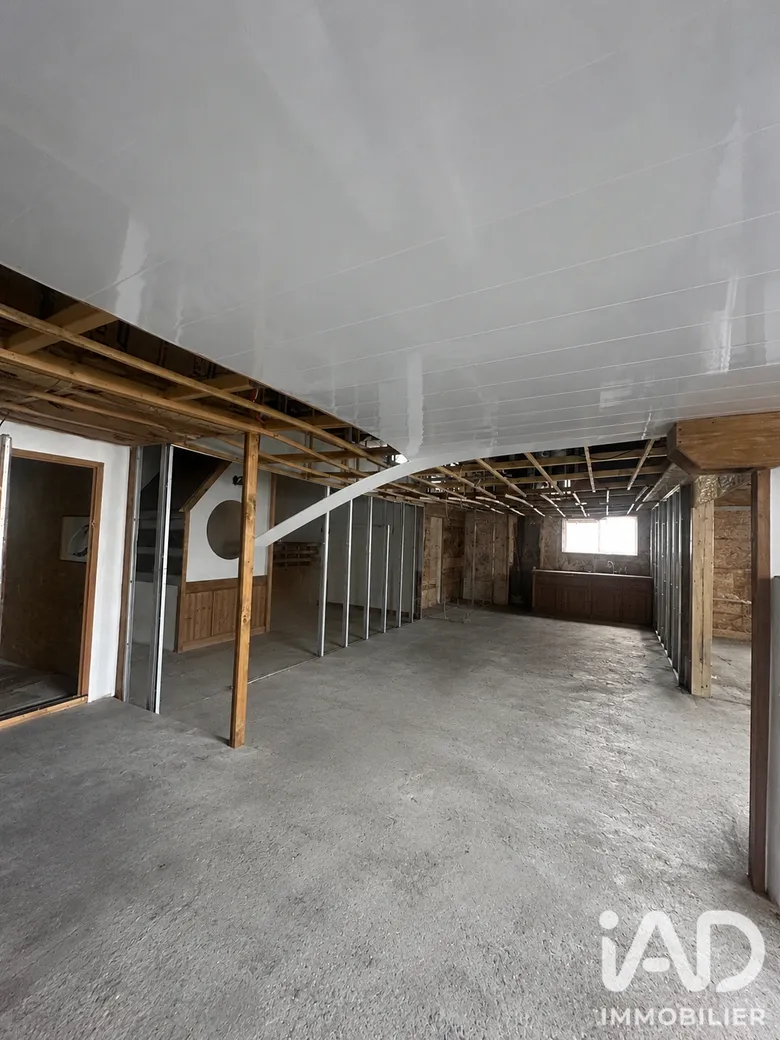 Murs commerciaux à Villers-les-Pots (21130) · 200 m² · 80 000 €