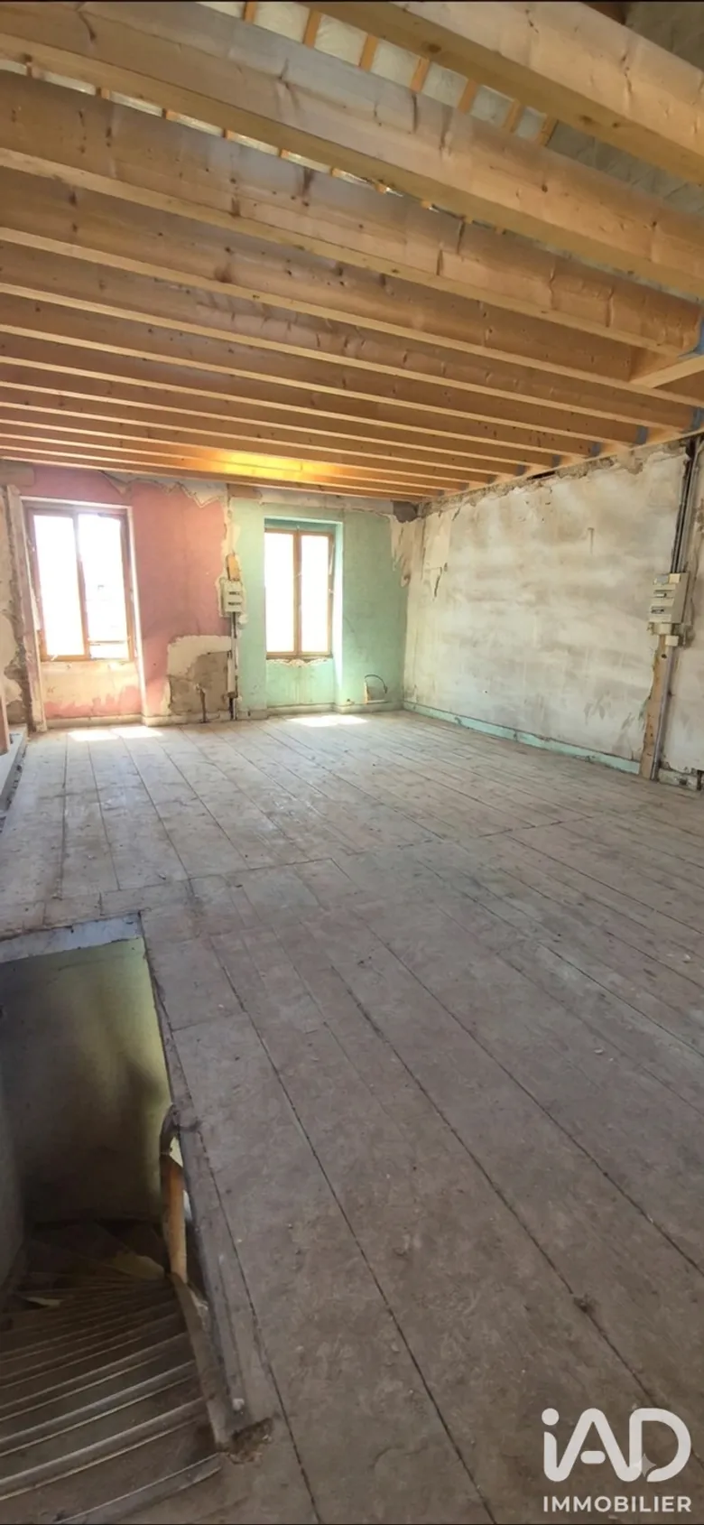 Immeuble 3 pièces 215 m² · à Les Avenières · 215 m² · 170 000 €