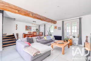 Townhouse in Varreddes (77910)