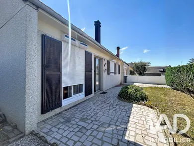 Maison traditionnelle à Vert-Saint-Denis (77240)