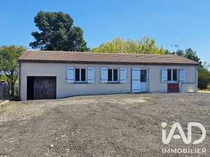 Detached house in Val-de-Cognac (16370)
