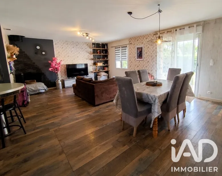 Maison 4 pièces 102 m² · à Sainte-Ouenne · 102 m² · 220 000 €