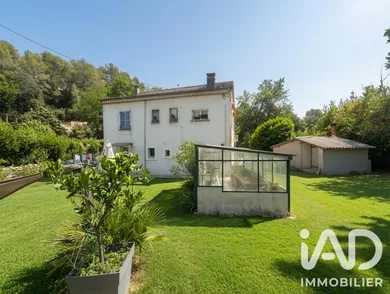Maison traditionnelle à Roquefort-les-Pins (06330)