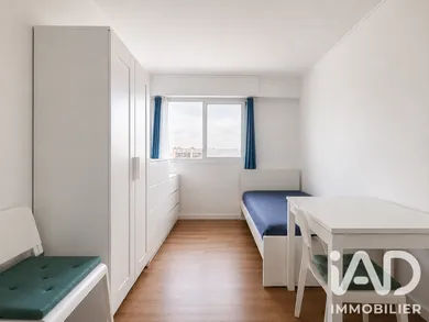 Apartment in Paris (75016)