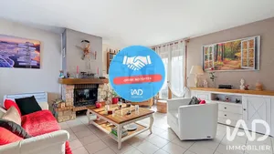Detached house in La Ville-du-Bois (91620)