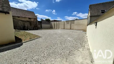 Building in Mézières-en-Drouais (28500)