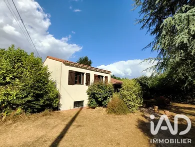 Maison traditionnelle à Landeronde (85150)