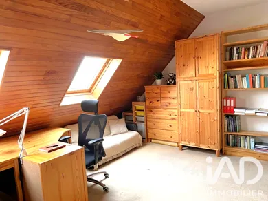 Apartment in Courbevoie (92400)