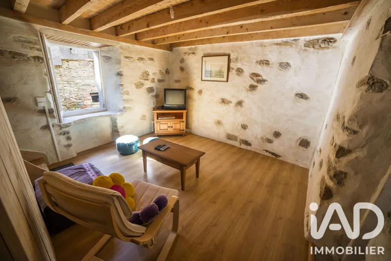 Maison 6 pièces 107 m² · à Laval-Roquecezière · 107 m² · 70 000 €