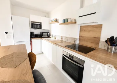 Apartment in La Rochelle (17000)