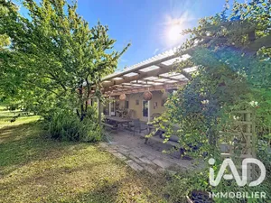 Lodge in Malaucène (84340)