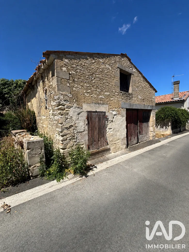 Terrain à La Grève-sur-Mignon (17170) · 25 000 €