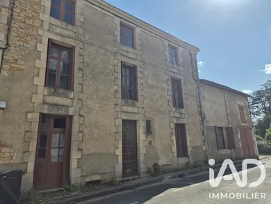 Townhouse in Romagne (86700)