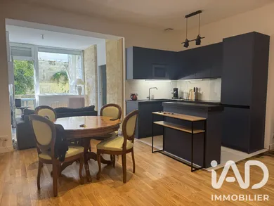 Apartment in Bordeaux (33800)