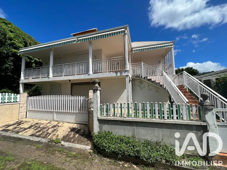 Maison 7 pièces 208 m² · à Baillif · 208 m² · 225 000 €