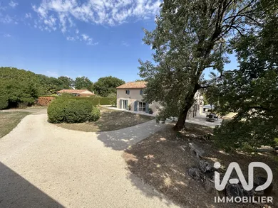 Mansion in Saint-Julien-l'Ars (86800)