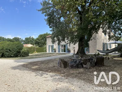 Mansion in Saint-Julien-l'Ars (86800)