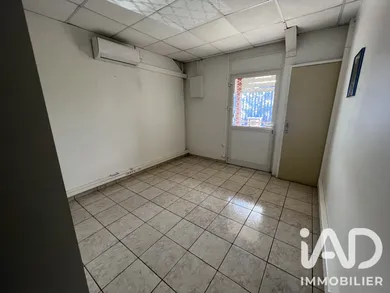 Commercial walls in Baie-Mahault (97122)