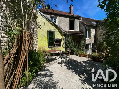 Townhouse in Tonnerre (89700)