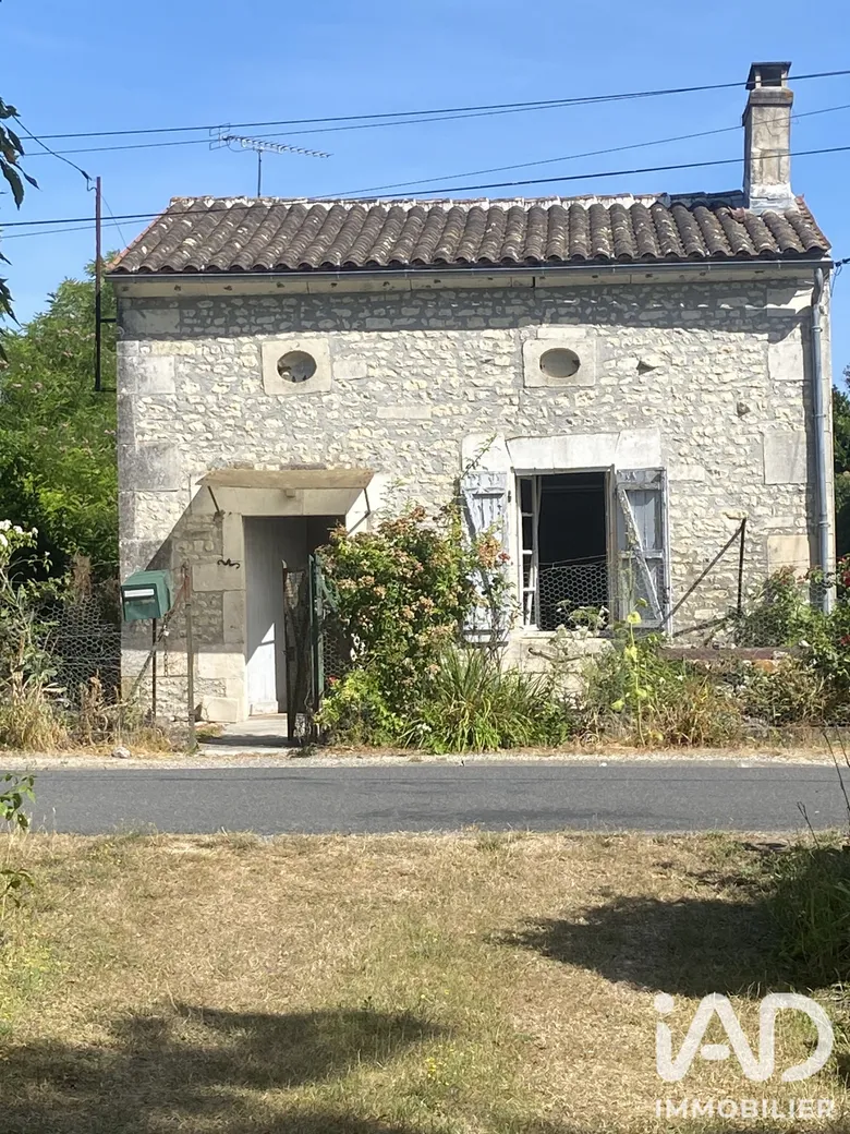 Maison 4 pièces 70 m² · à Salles-d'Angles · 70 m² · 76 000 €