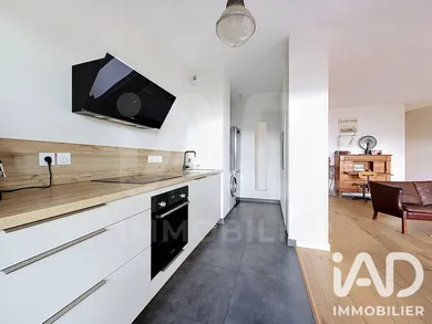 Apartment in La Rochelle (17000)