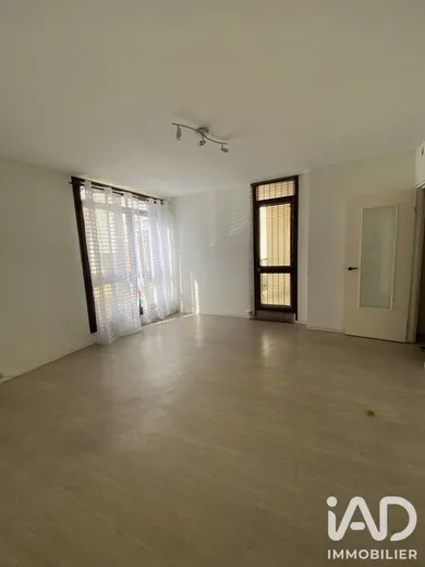 Apartment in Avon (77210)