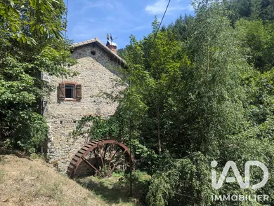 Maison de campagne à Saint-Pierre-sur-Doux (07520)