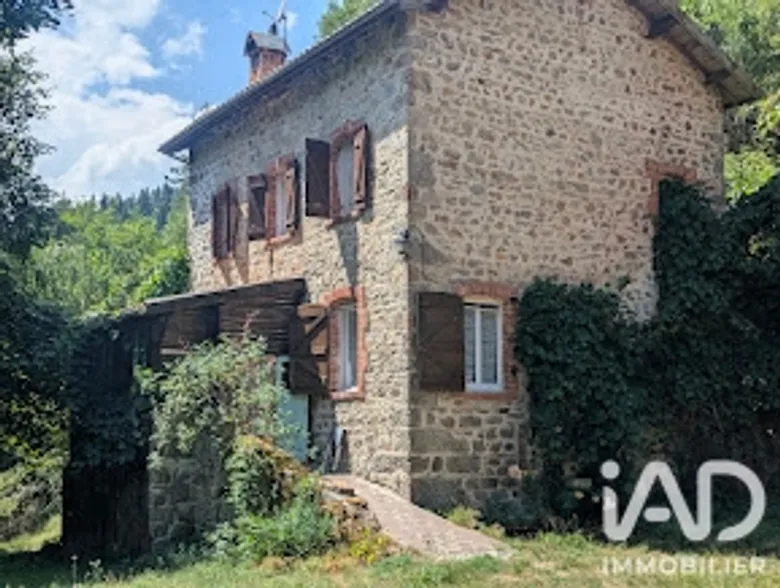 Maison 5 pièces 110 m² · à Saint-Pierre-sur-Doux · 110 m² · 241 000 €