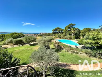 Domaine à Sanary-sur-Mer (83110)