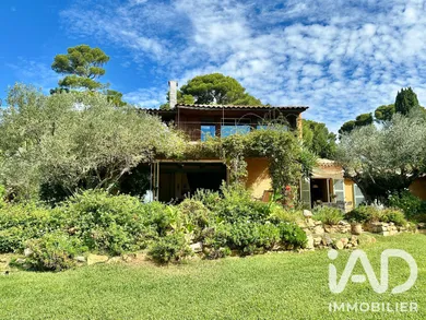Domaine à Sanary-sur-Mer (83110)