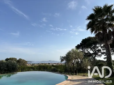 Domaine à Sanary-sur-Mer (83110)
