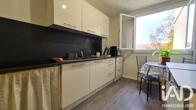 Appartement à Neuville-aux-Bois (45170)