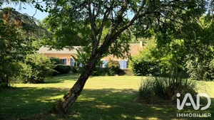 Maison traditionnelle à Lembras (24100)