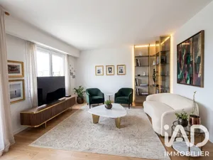 Apartment in Courbevoie (92400)