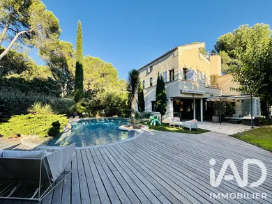 Architectural house in Bouc-Bel-Air (13320)