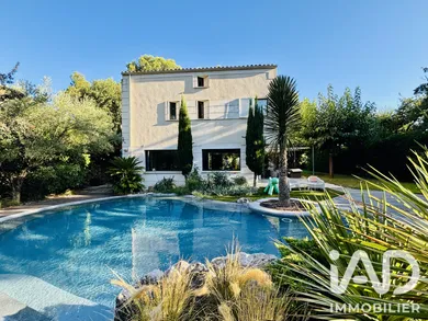 Architectural house in Bouc-Bel-Air (13320)