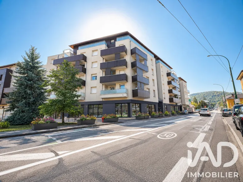 Divers Commerces à Eybens (38320) · 300 m² · 395 000 €