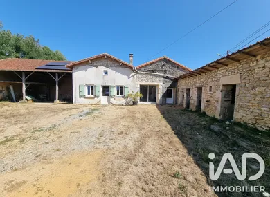 Maison de campagne à Genouillé (86250)