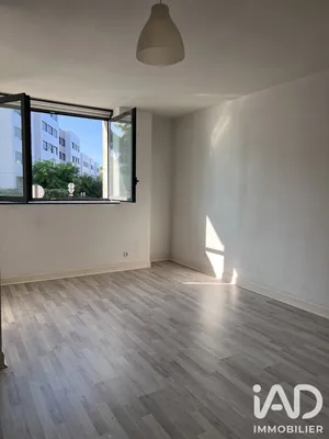 Studio à Bordeaux (33300)