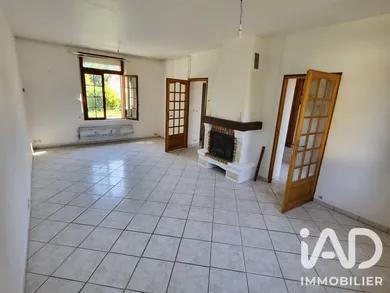 Maison de campagne à Lesdins (02100)