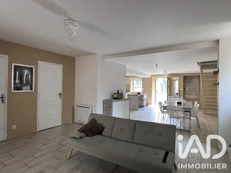Maison 7 pièces 146 m² · à Ernée · 146 m² · 152 000 €