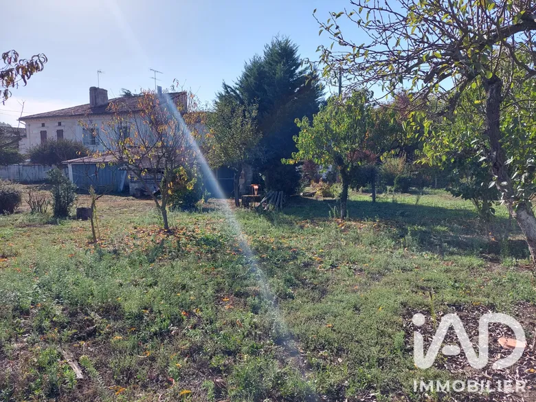 Maison 5 pièces 127 m² · à Saint-Seurin-de-Prats · 127 m² · 90 000 €
