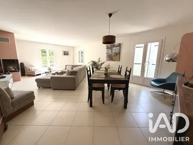 Maison à Roquebrune-sur-Argens (83520)