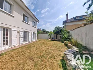House in Brie-Comte-Robert (77170)