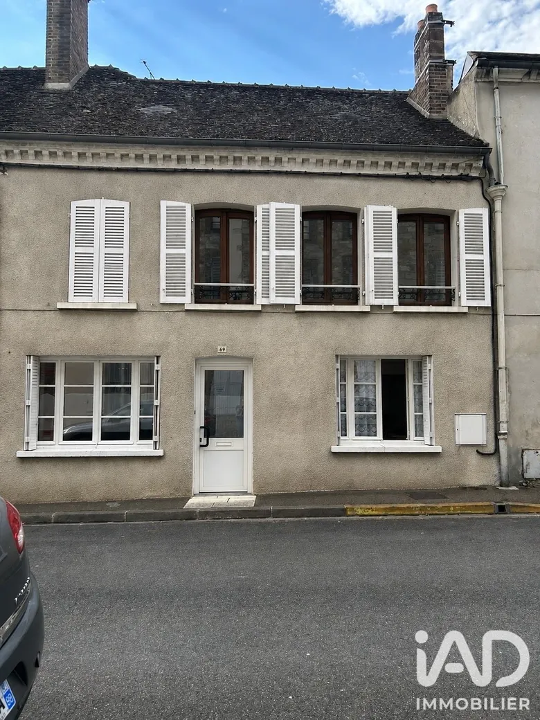 Maison 6 pièces 102 m² · à Villeneuve-l'Archevêque · 102 m² · 84 500 €