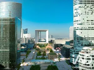 Apartment in Courbevoie (92400)