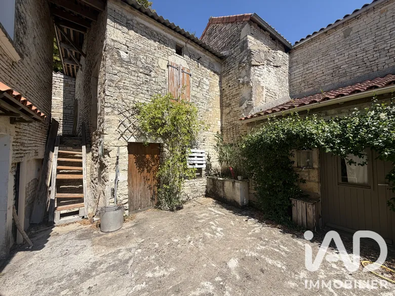 Maison 6 pièces 104 m² · à Villognon · 104 m² · 109 000 €