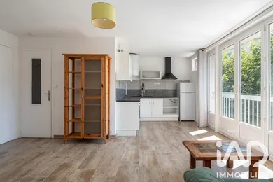 Apartment in Saint-Martin-d'Hères (38400)