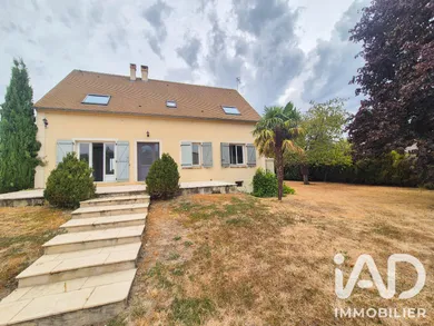 Traditional house in Bazainville (78550)