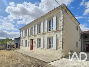 Maison traditionnelle à Loiré-sur-Nie (17470)